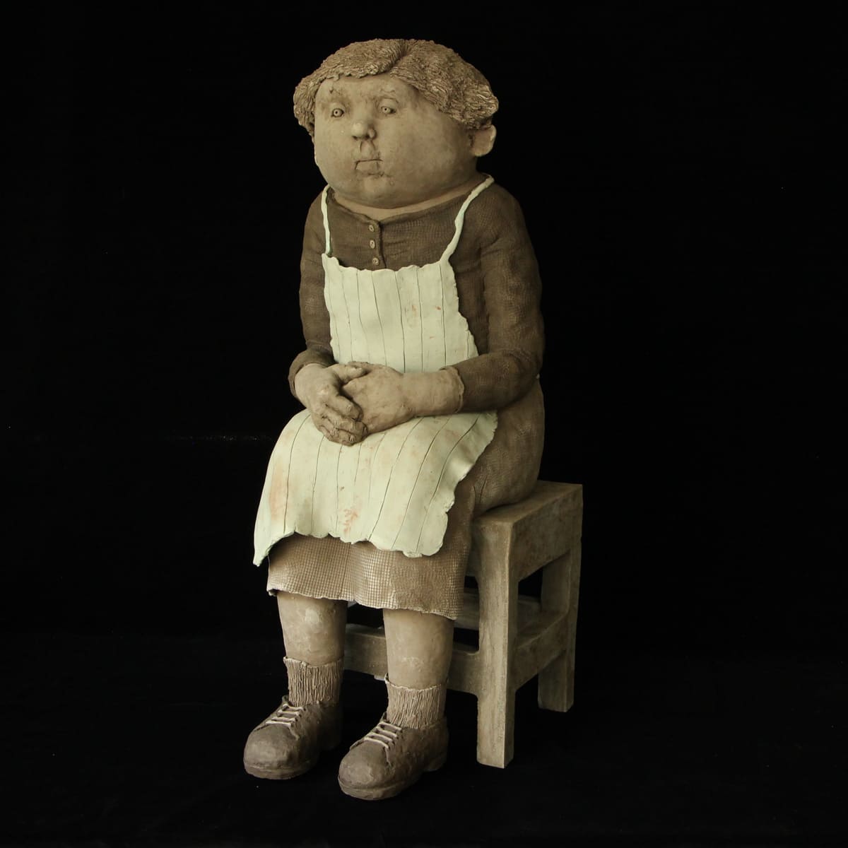 La dame au tablier - Terrecuite de Sophie Favre