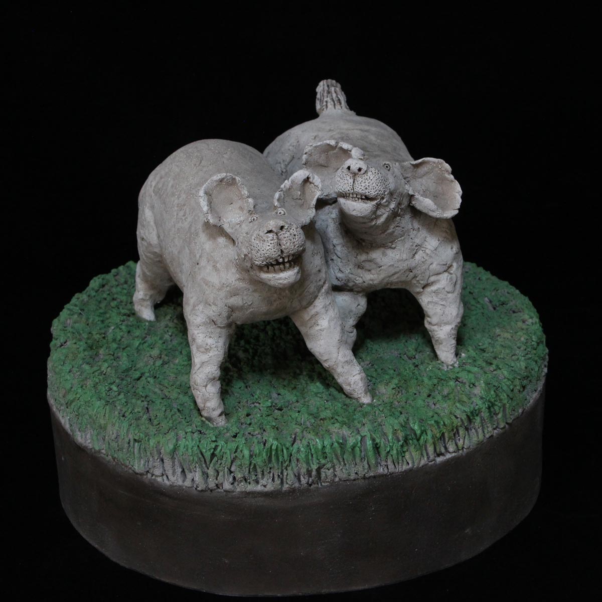 Les 2 bêtes dans l'herbe - Terrecuite de Sophie Favre